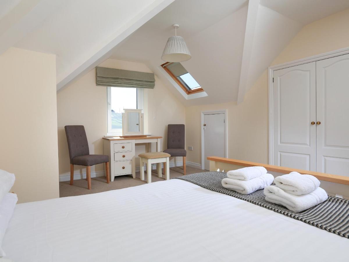 6 Chichester Court Hope Cove Exterior photo